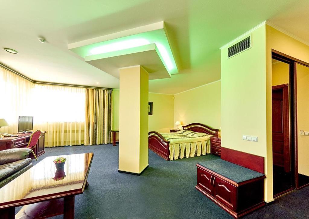 Hotel Sfinksas Kaunas Ngoại thất bức ảnh
