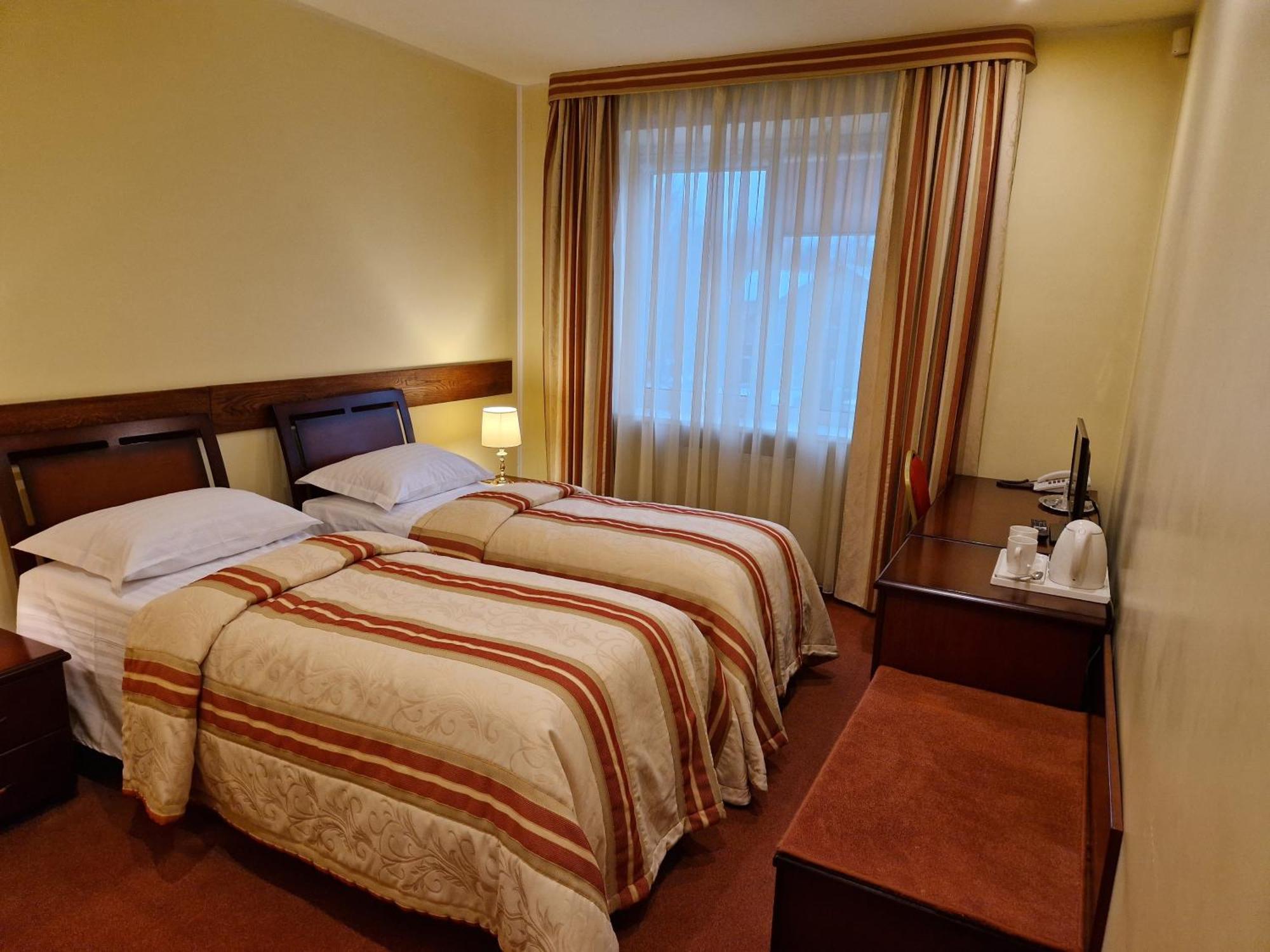 Hotel Sfinksas Kaunas Ngoại thất bức ảnh