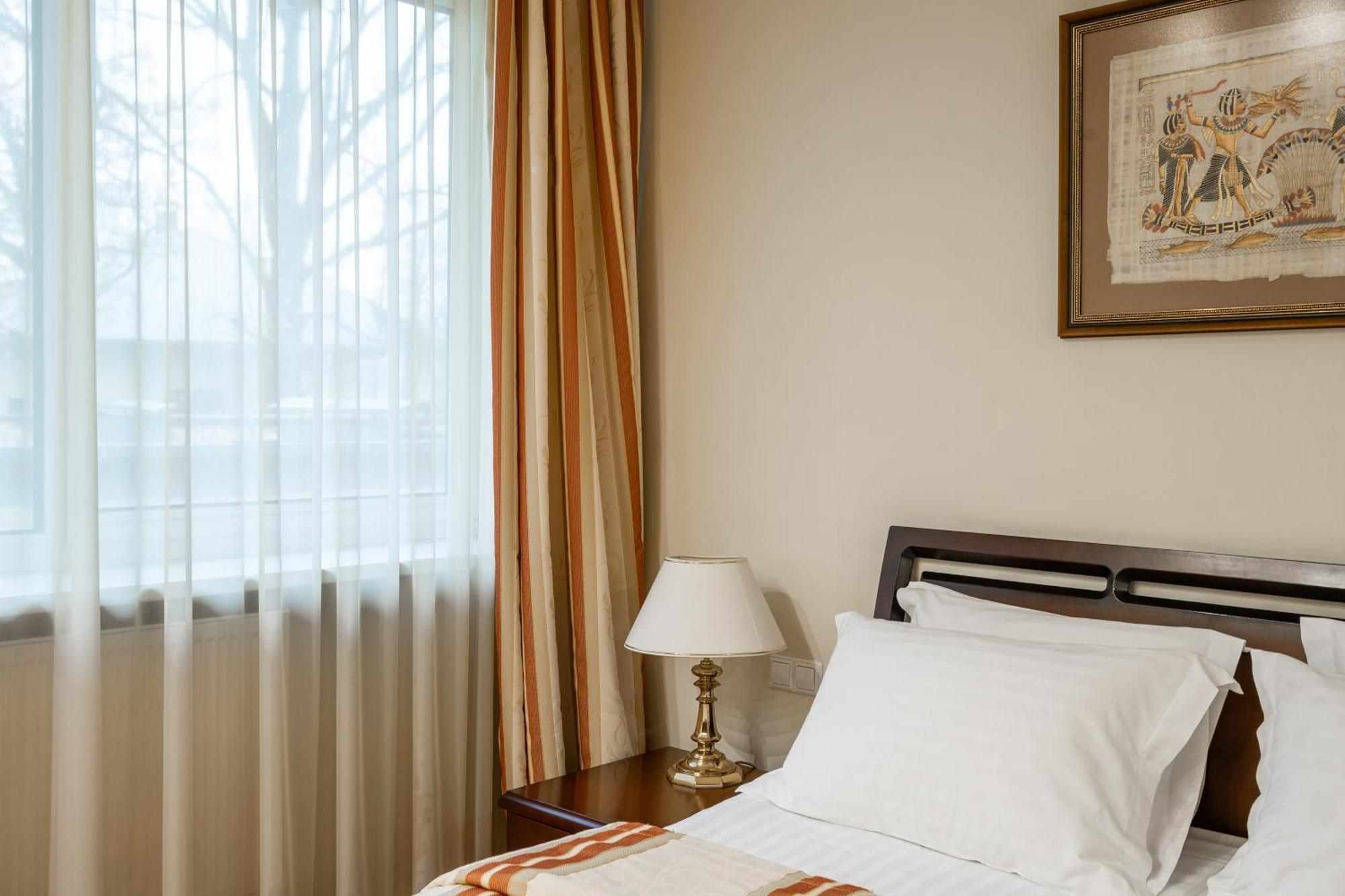 Hotel Sfinksas Kaunas Ngoại thất bức ảnh