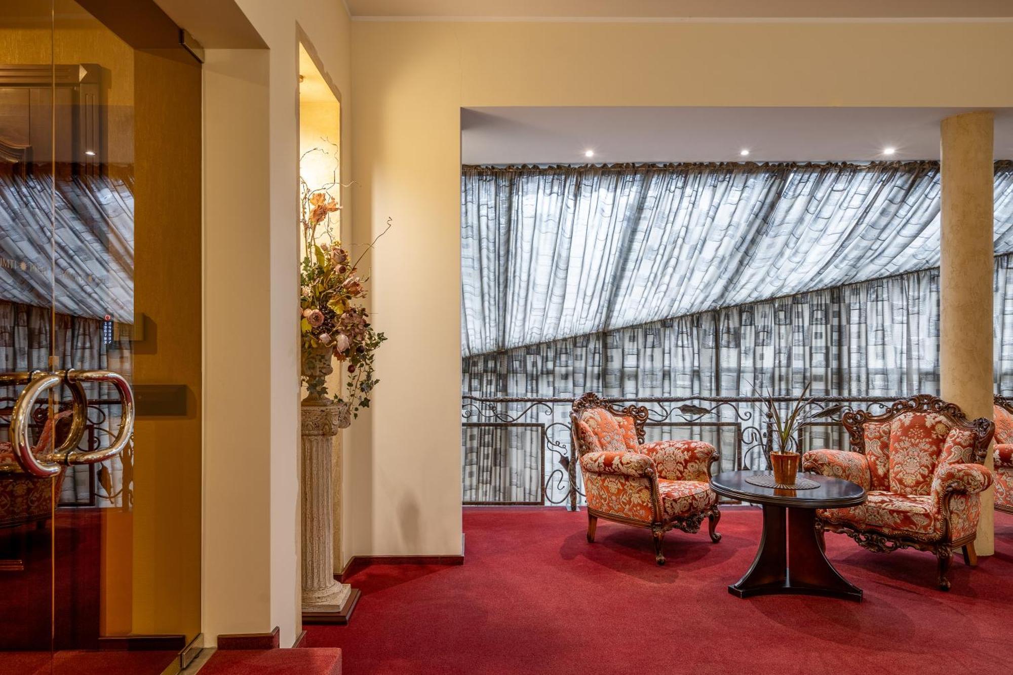 Hotel Sfinksas Kaunas Ngoại thất bức ảnh